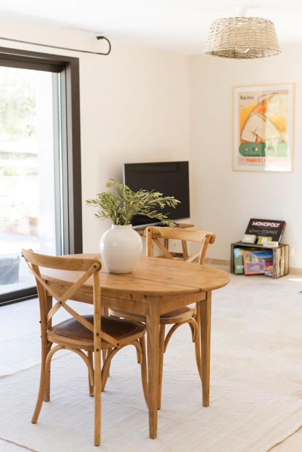 אפט La Petite Ruche, 1 Bedroom Gite In The Luberon מראה חיצוני תמונה