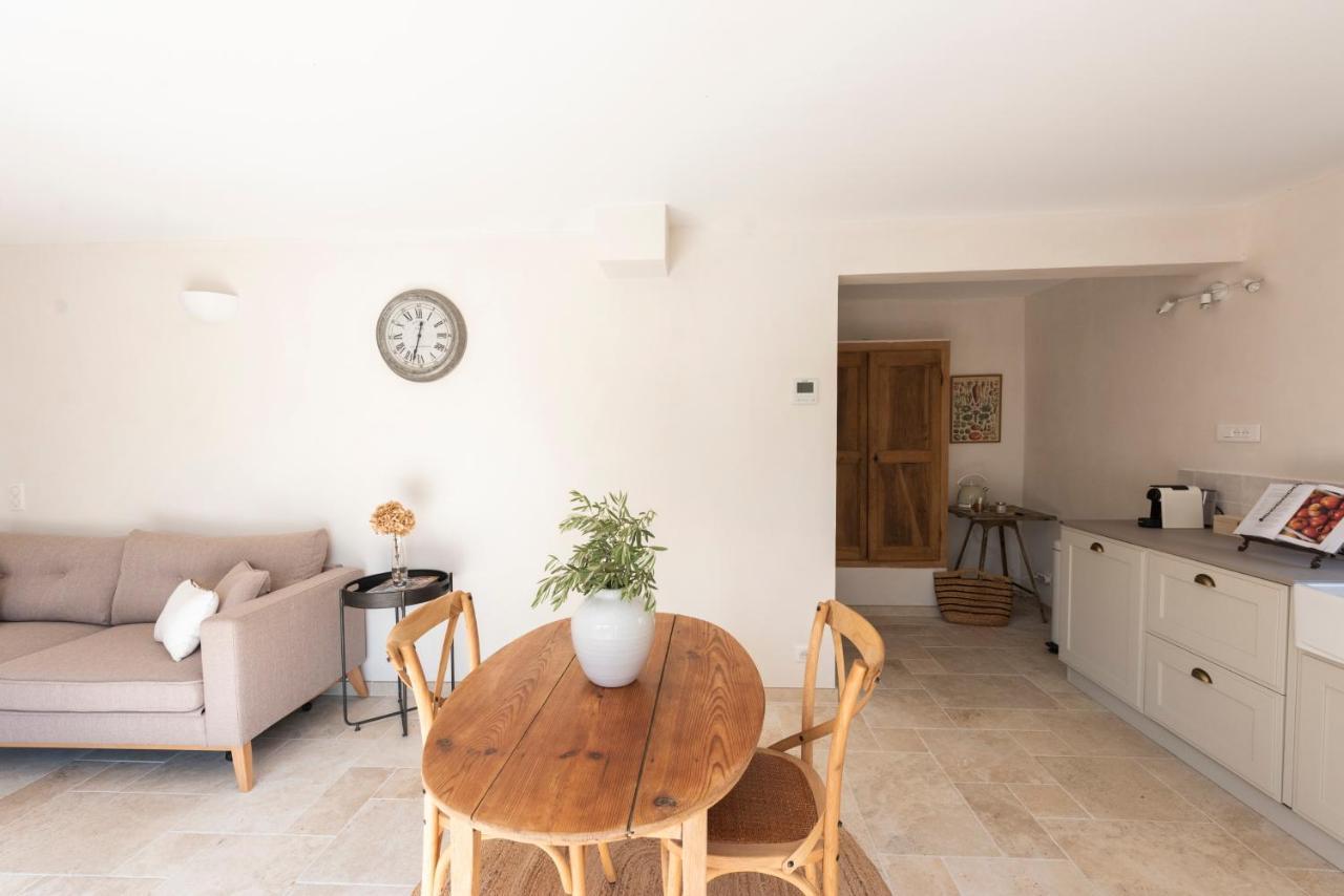 אפט La Petite Ruche, 1 Bedroom Gite In The Luberon מראה חיצוני תמונה