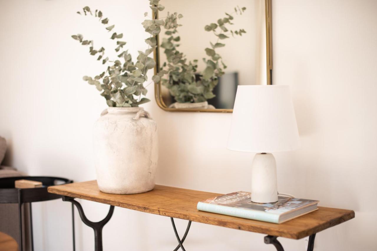 אפט La Petite Ruche, 1 Bedroom Gite In The Luberon מראה חיצוני תמונה