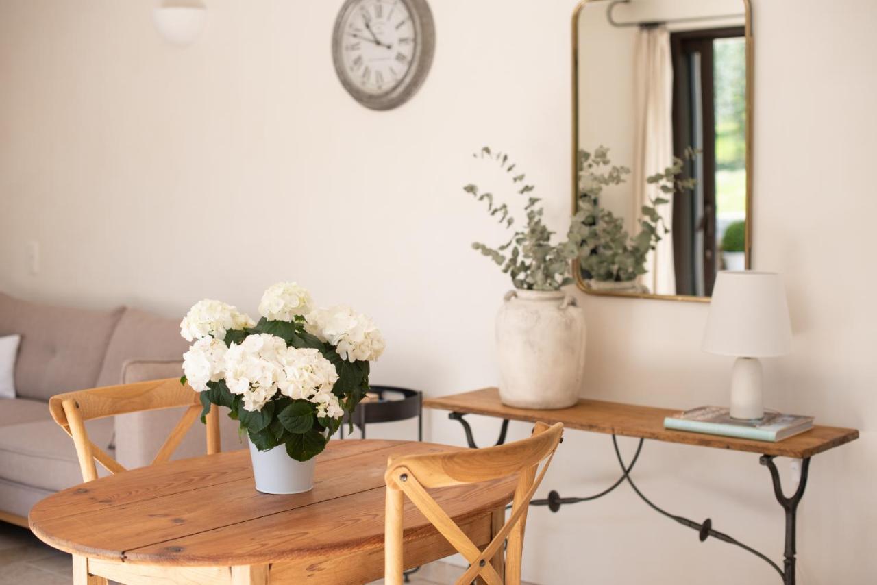 אפט La Petite Ruche, 1 Bedroom Gite In The Luberon מראה חיצוני תמונה