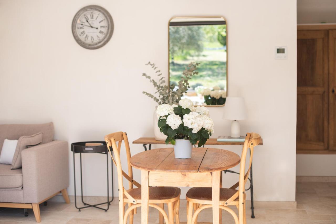 אפט La Petite Ruche, 1 Bedroom Gite In The Luberon מראה חיצוני תמונה